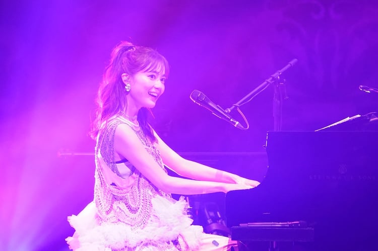 生田絵梨花「Erika Ikuta Tour 2024『capriccioso』」神奈川・パシフィコ横浜 国立大ホール公演の様子。