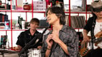 「tiny desk concerts JAPAN」より稲葉浩志（B'z）。（写真提供：NHK）