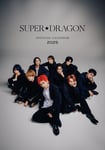 「SUPER★DRAGON オフィシャルカレンダー2025」表紙 (c)SDP