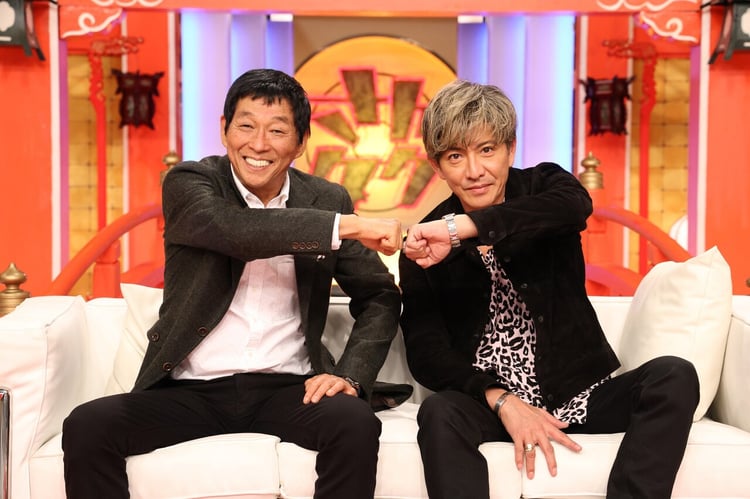 左から明石家さんま、木村拓哉。(c)フジテレビ