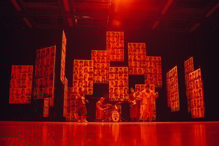 「Persona」ミュージックビデオ撮影中のgo!go!vanillas。