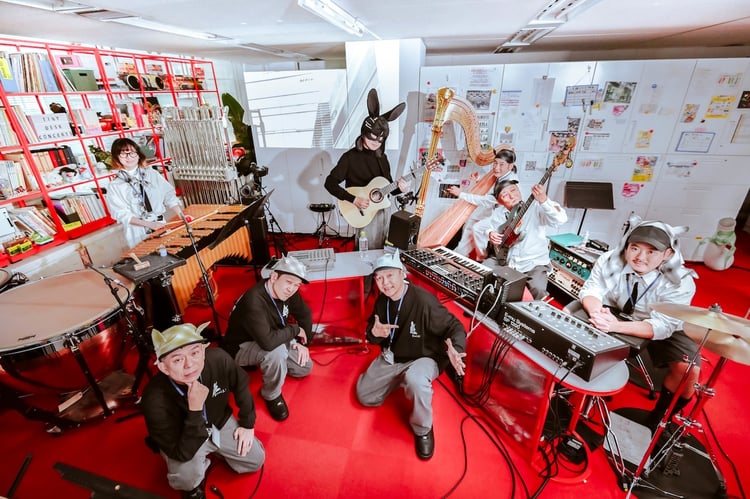 NHK総合「tiny desk concerts JAPAN 小沢健二」出演者（写真提供：NHK）