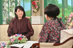 「徹子の部屋」より菊池桃子、黒柳徹子。(c)テレビ朝日