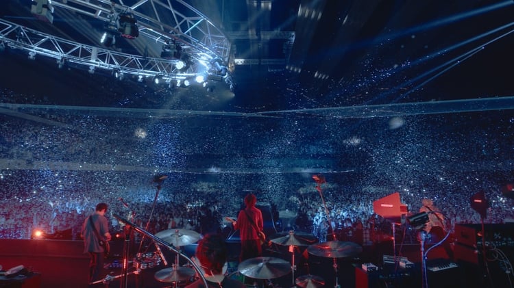 BUMP OF CHICKEN「Voyager,flyby」ライブ映像より。