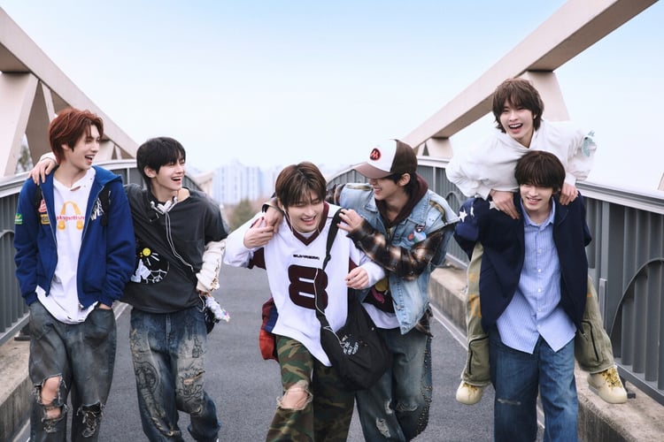 TWS (P)&(C) PLEDIS Entertainment