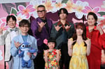 前列左から山寺宏一、永尾柚乃、MOMONA（ME:I）。後列左から三ツ矢雄二、長谷川忍（シソンヌ）、中村海人（Travis Japan）、渡辺えり。