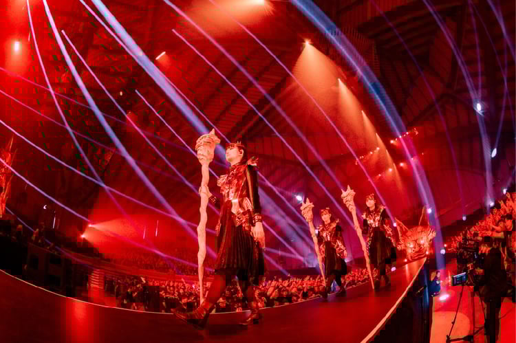 「BABYMETAL WORLD TOUR 2023 - 2024 TOUR FINAL IN JAPAN LEGEND - 43」ビジュアル（Photo by Taku Fujii）