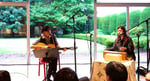 細野晴臣（左）と原田郁子（右）。