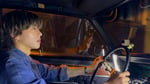アメ車を運転する末澤誠也（Aぇ! group）。©フジテレビ