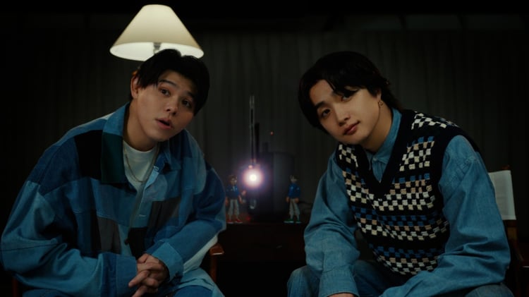 BE:FIRSTのJUNONとLEOが出演するWebムービー「サン生と楽曲作ったよ」編より。