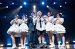 清 竜人25に夫人として迎え入れられたサーヤ（右から3番目）。