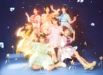 FRUITS ZIPPER。中央ピンクカラーが松本かれん。