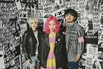 Dizzy Sunfist。左がメイ子（B, Cho）。