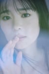 坂井仁香の2nd写真集「ひとかけら」より。（撮影：中村和孝）