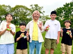 北海道・標茶町を訪れた藤澤涼架（中央）。©︎TBS