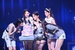 ILLITとサプライズケーキ。