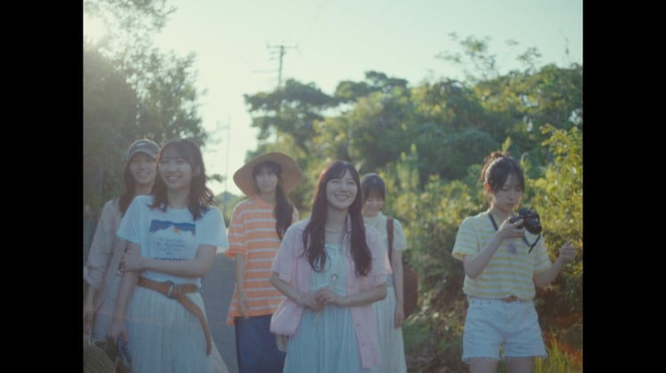 日向坂46「言葉の限界」ミュージックビデオより。