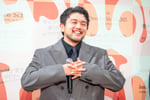 笑顔の井口理（King Gnu）。