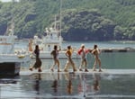 i-dle「どうしよっかな」ミュージックビデオのサムネイル。