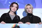 左から冨田侑暉（龍宮城）、NAOYA（MAZZEL）。