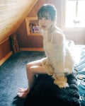 松田里奈（櫻坂46）1st写真集「まつりの時間」の掲載カット。（撮影：北浦敦子）