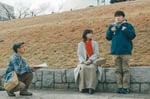 安田章大（SUPER EIGHT）とのんのダブル主演映画「平行と垂直」のメイキング写真。安田はASDの兄、のんは彼を支える妹を演じる。