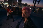 SATOH「Paradox」ミュージックビデオより。