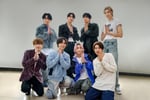 BTSのV、Jung KookとSnow Manメンバーの集合写真。4月17日放送の「それSnow Manにやらせて下さいSP」より。