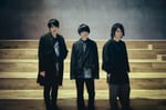 UNISON SQUARE GARDEN。左から鈴木貴雄（Dr）、斎藤宏介（Vo, G）、田淵智也（B）。