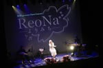 「AOM presents Cheer Concert『ReoNa -よりみち-』」の様子。
