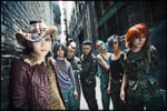 hide with Spread Beaver。左端がhide、中央がI.N.A.、右端がKIYOSHI。