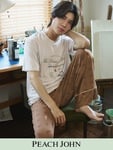 松島聡（timelesz）。「PEACH JOHN」のルームウェアを着用している。