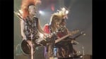 X JAPAN「X」ライブ映像より。