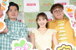 左から阪本匠伍（マユリカ）、百田夏菜子（ももいろクローバーZ）、中谷祐太（マユリカ）。