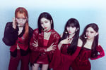 IS:SUE。「REBORN Collection -Tied Icons-」東京公演より。（撮影：斎藤大嗣）