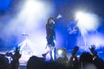 名誉伝説が雨の大阪野音で結成3周年ライブ、メジャーデビューを発表