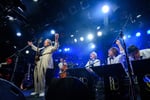 吾妻光良 & The Swinging Boppersによるライブの様子。　（撮影：田邉龍一郎）
