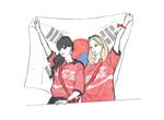 今月のイラスト：「Coca-Cola Support Expedition Team」の一員としてワールドカップ韓国代表戦をメキシコで観戦したaespaのカリナのウィンター。