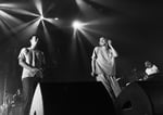 SuchmosとFujii Kazeのコラボパフォーマンスの様子。