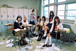 HANAのJISOO、MOMOKAとILLIT。(P)&(C) BELIFT LAB Inc.