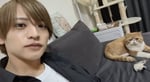 不器用な保護猫・ニャオハのもとを訪れる猪俣周杜（timelesz）。©日本テレビ