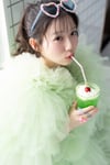 新居歩美（ドラマチックレコード）1st写真集「あゆちひとくち」掲載カット。（撮影：唐木貴央）