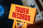 タワーレコードのブランドムック本「TOWER RECORDS OFFICIAL BOOK 看板そのままお部屋ライト」に付属する“お部屋ライト”。