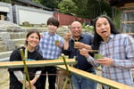 「沸騰ワード10 2時間スペシャル」より。左から志麻、塩﨑太智（M!LK）、トム・ブラウン。 ©日本テレビ