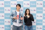 左から福山雅治、広瀬すず。