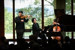 「Yatsugatake Kogen Salon Concert 清塚信也 Piano Trio」の様子。（撮影：齊梧伸一郎）