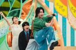 手前から大森元貴、若井滉斗、渋谷凪咲。©TBS