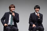 “追い込まれるヘッドホン男”として藤本洸大（右）に紹介された桜木雅哉（左 / 原因は自分にある。）。