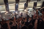 くるりのステージの様子。（撮影：井上嘉和、岡安いつ美）