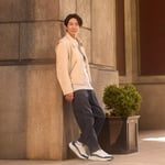 SKECHERS（スケッチャーズ）を履く相葉雅紀。